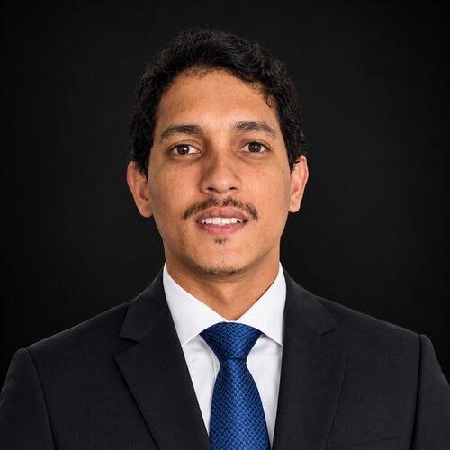 Lic. Roberto Guardia — Panama Relocation Firm